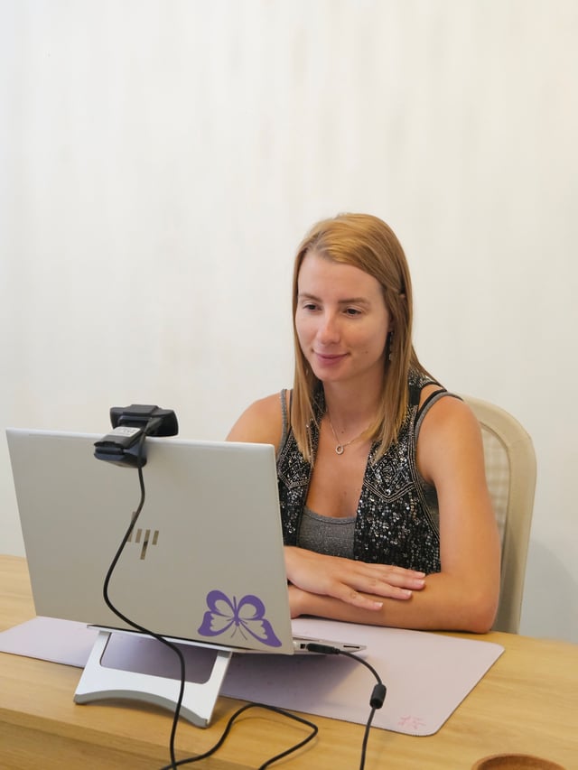 Psicóloga online en Tenerife durante una videollamada de terapia