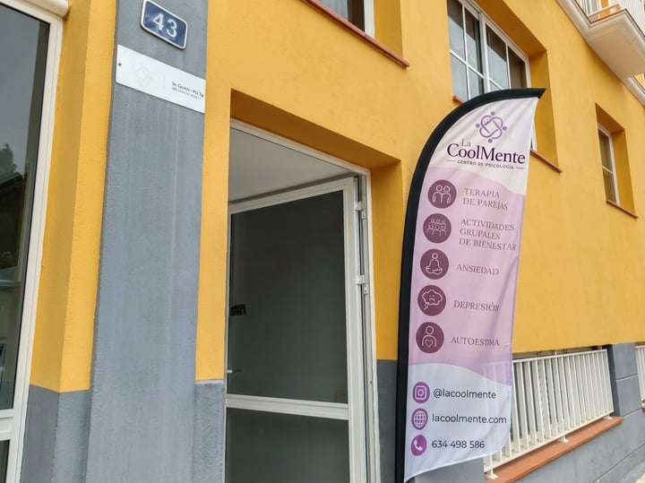 Entrada de La CoolMente, centro de psicología en C. del Rosario 43, La Perdoma, La Orotava